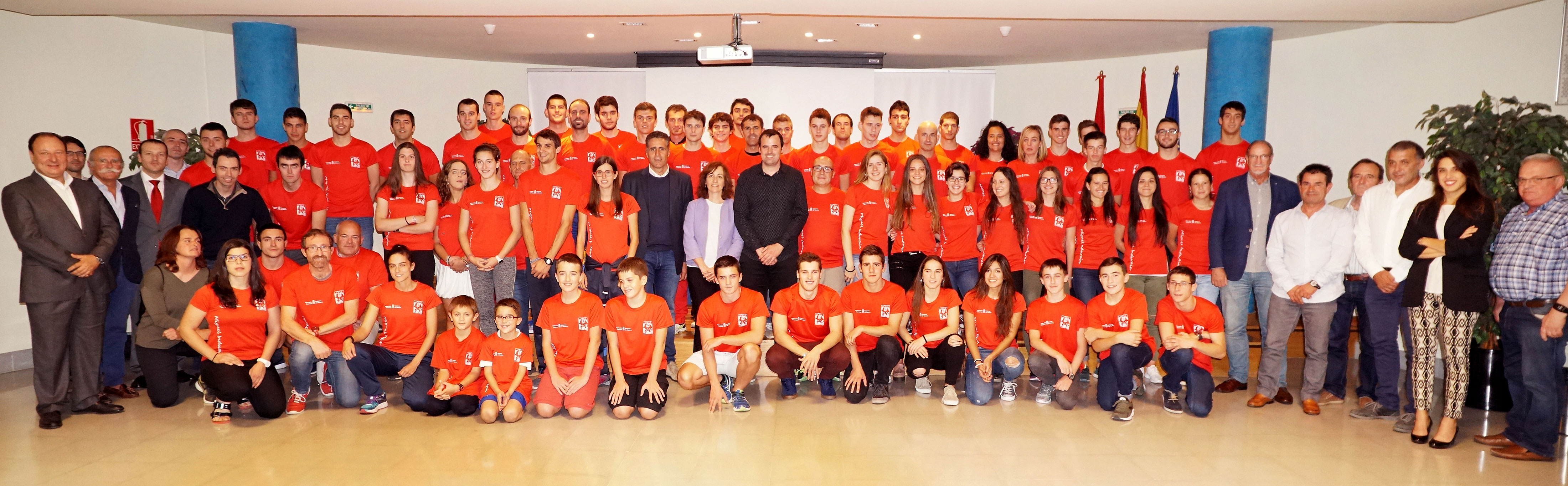 La Fundaci&oacute;n Miguel Indur&aacute;in Fundazioa re&uacute;ne a destacados deportistas de Navarra tras sus &eacute;xitos en la pasada temporada